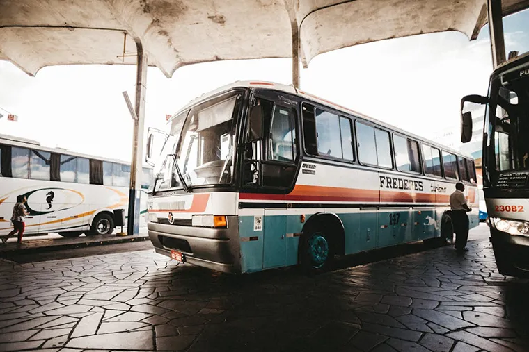 Passenger cars are the most economical means of transportation on the journey from Da Nang to Nha Trang