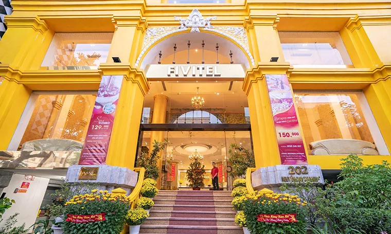 The brilliant, outstanding beauty of Fivitel Boutique Da Nang is embraced by the color yellow