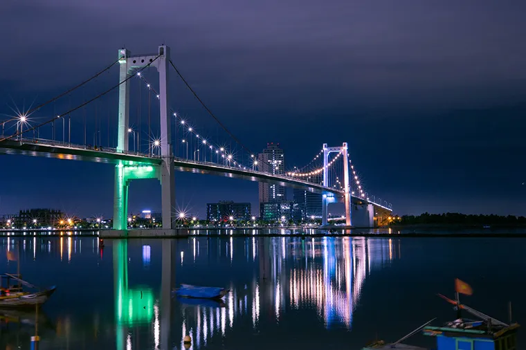 Thuan Phuoc Bridge with peaceful beauty at night