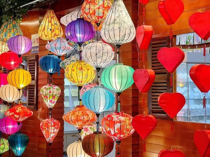  Model of decorating residential space with impressive Hoi An lanterns