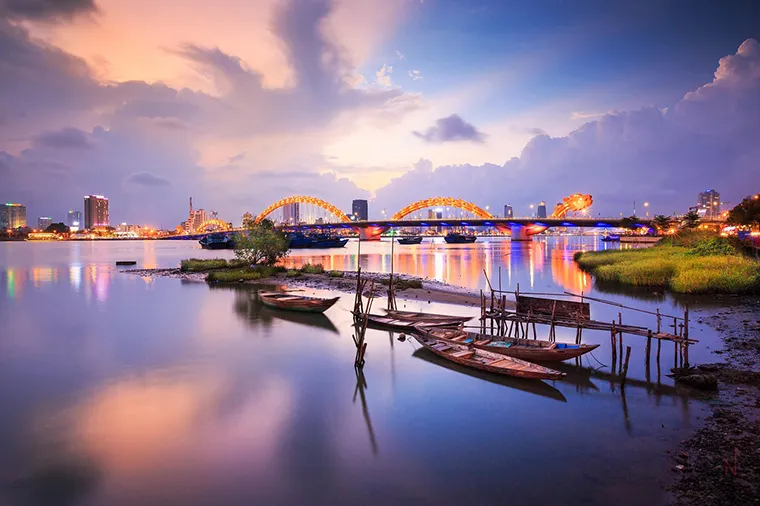 Da Nang boasts breathtaking landscapes, from its golden beaches and majestic mountains to the vibrant city skyline.