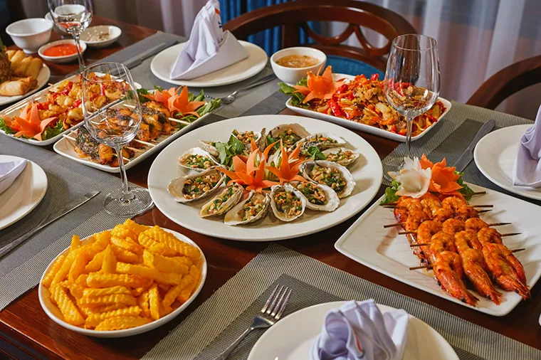 Ha Long Bay possesses abundant and attractive seafood resources.
