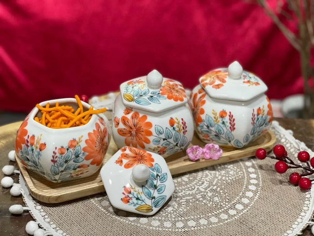 You can buy ceramic pieces as gifts for relatives or friends back home. - Photo Source: Pexels