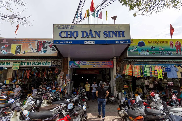 Scene at the entrance of Dan Sinh Market