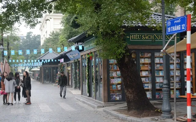 This street honors wartime history while transforming into a peaceful hub for reading and cultural connection - Photo Source: Facebook Lang Thang Hà Nội