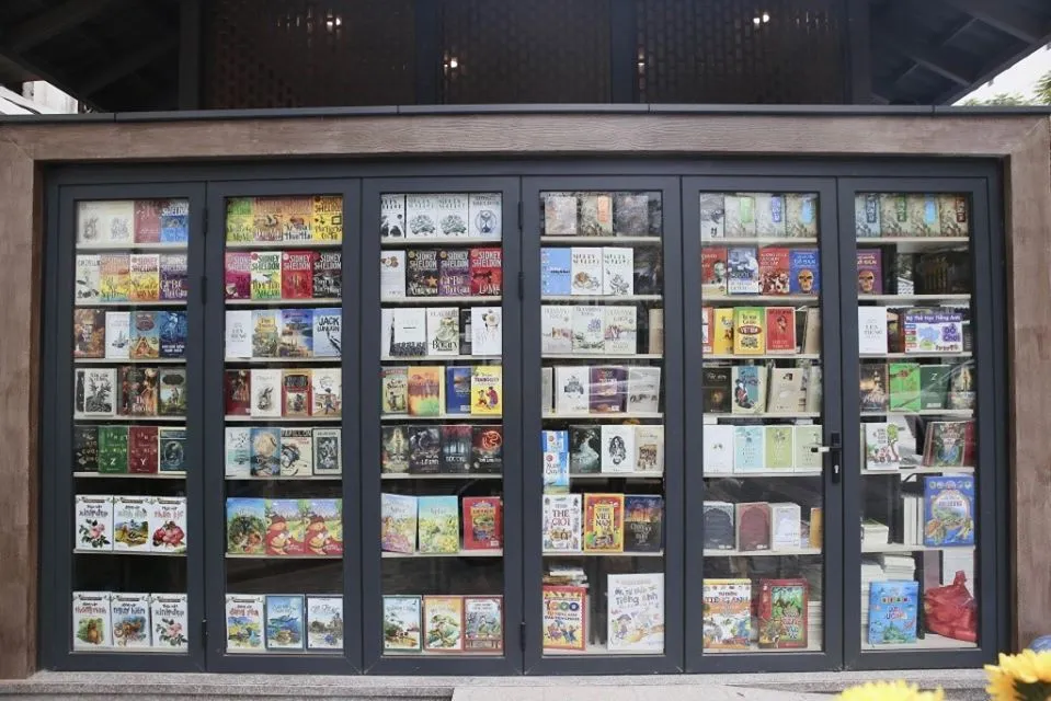 Explore diverse books, cafés, and cultural events that make Book Street a unique sensory and intellectual experience - Photo Source: Facebook Lang Thang Hà Nội