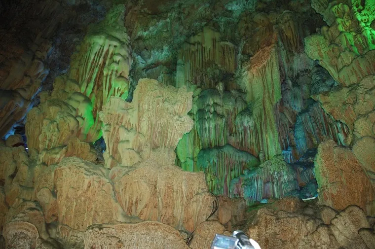 Highlights include legendary formations like the Dragon King’s wedding, stone gardens, underground lakes, and the radiant Heaven’s Gate - Photo Source: Pixabay