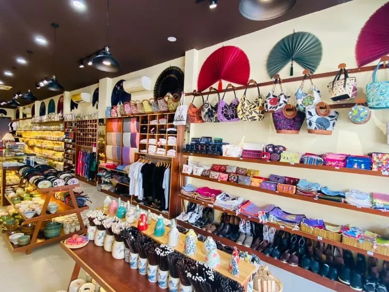 General souvenirs.