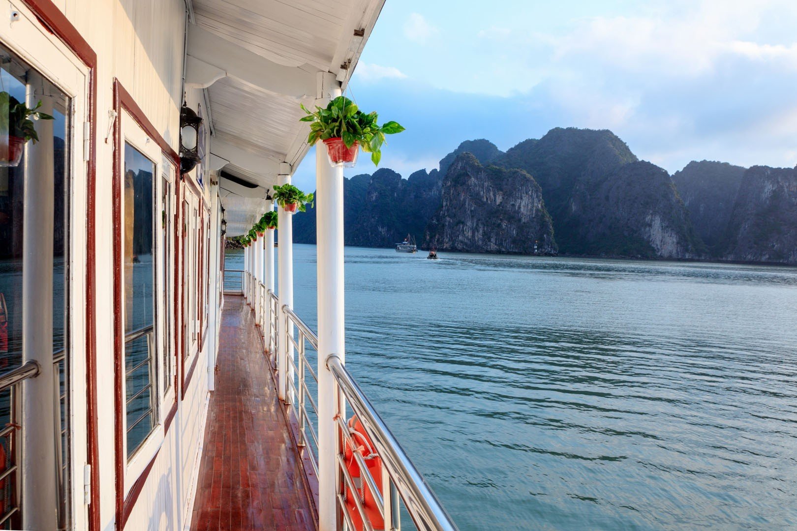 2D1N Tour | Experience the 3* Cozy Bay Cruise in Ha Long with a Barbecue Dinner Party