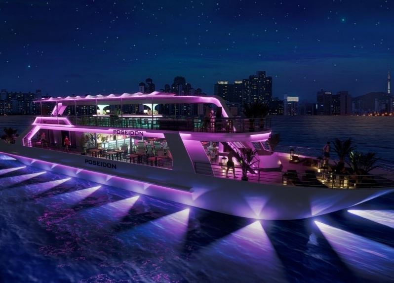 Enjoy a wonderful evening on the Han River with the Poseidon cruise | Da Nang