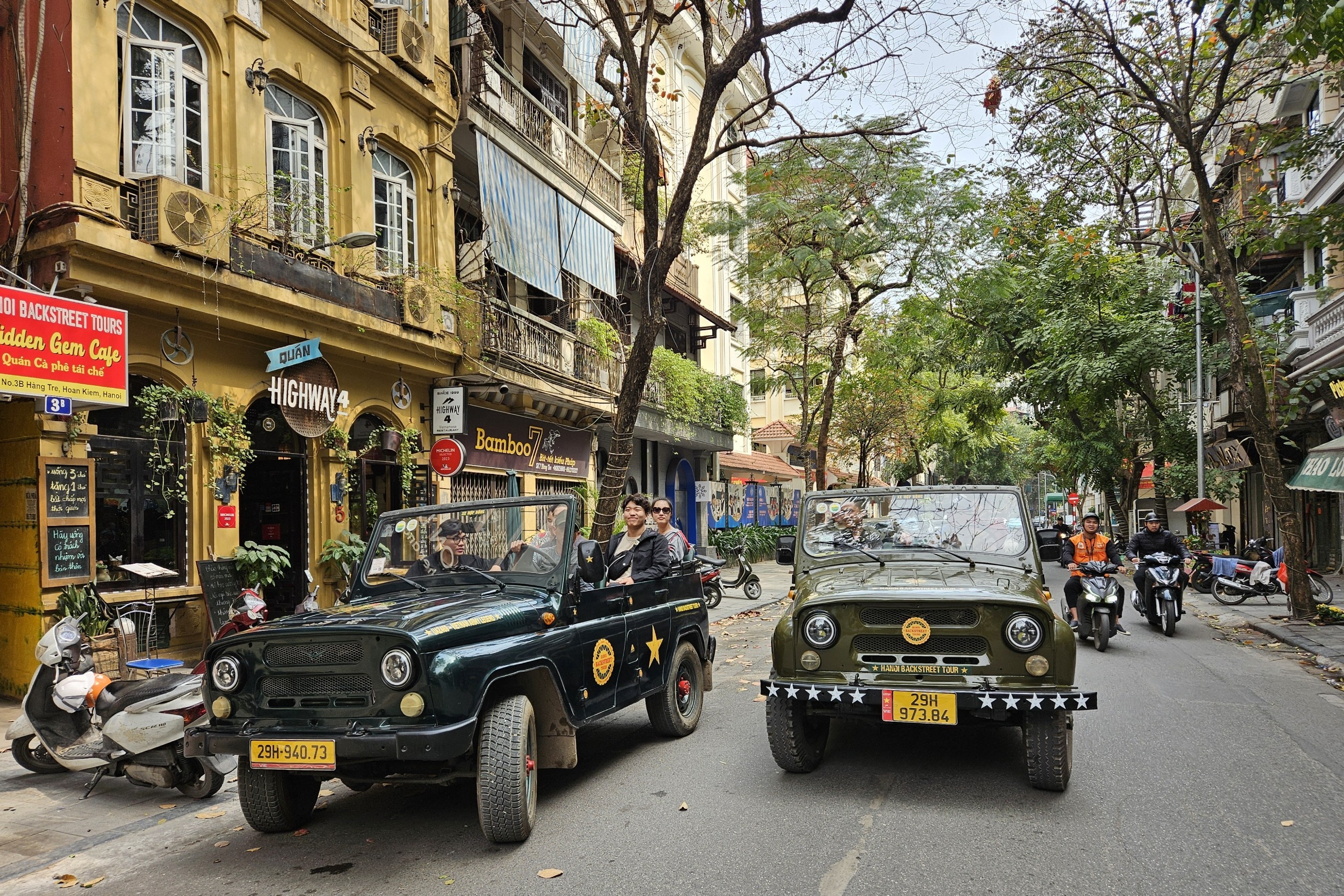 Tour Trong Ngày | Trải nghiệm ẩm thực đường phố Hà Nội cùng xe Jeep