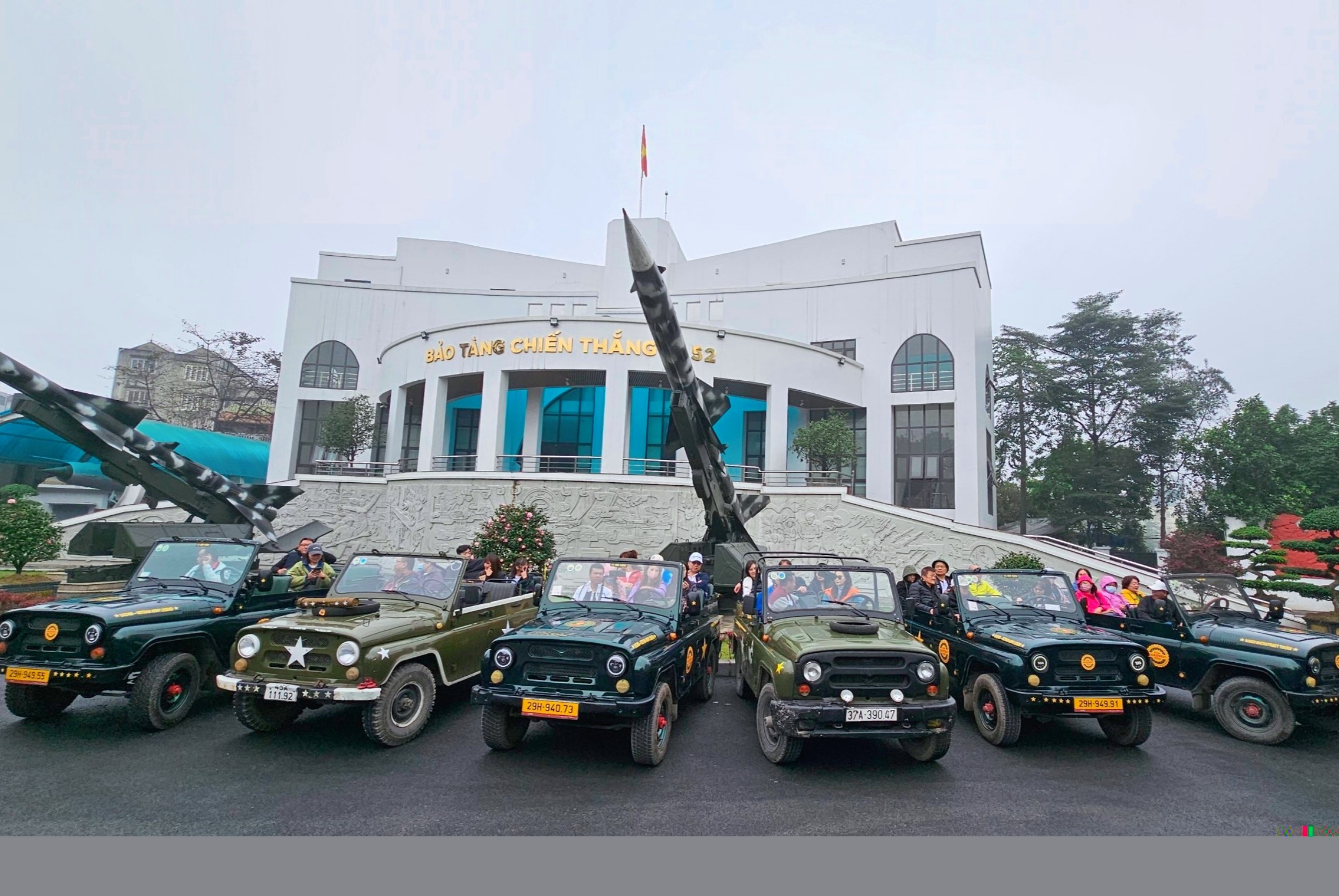 Tour trong ngày I Trải nghiệm ẩm thực, văn hoá và ngắm cảnh Hà Nội bằng xe Jeep