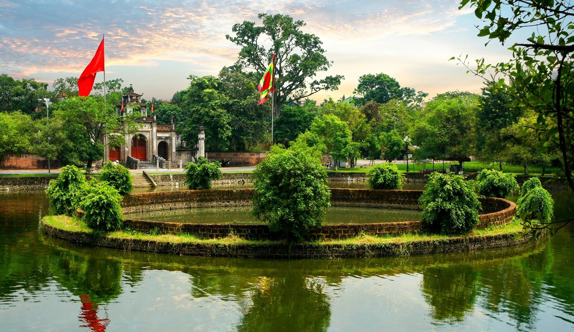 Day Tour | Experience Hanoi Suburb by Military-style Vespa/Minsk Motorbike. Discover the Life & History of Co Loa Ancient Village