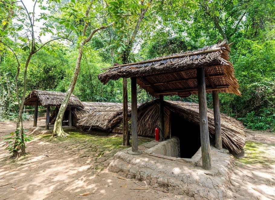 Tour trong ngày I Tham quan Núi Bà Đen - Địa Đạo Củ Chi I Khởi hành từ Thành phố Hồ Chí Minh