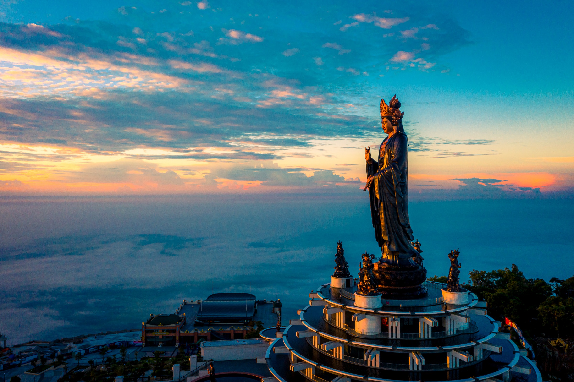 Tour trong ngày I Tham quan Núi Bà Đen - Địa Đạo Củ Chi I Khởi hành từ Thành phố Hồ Chí Minh