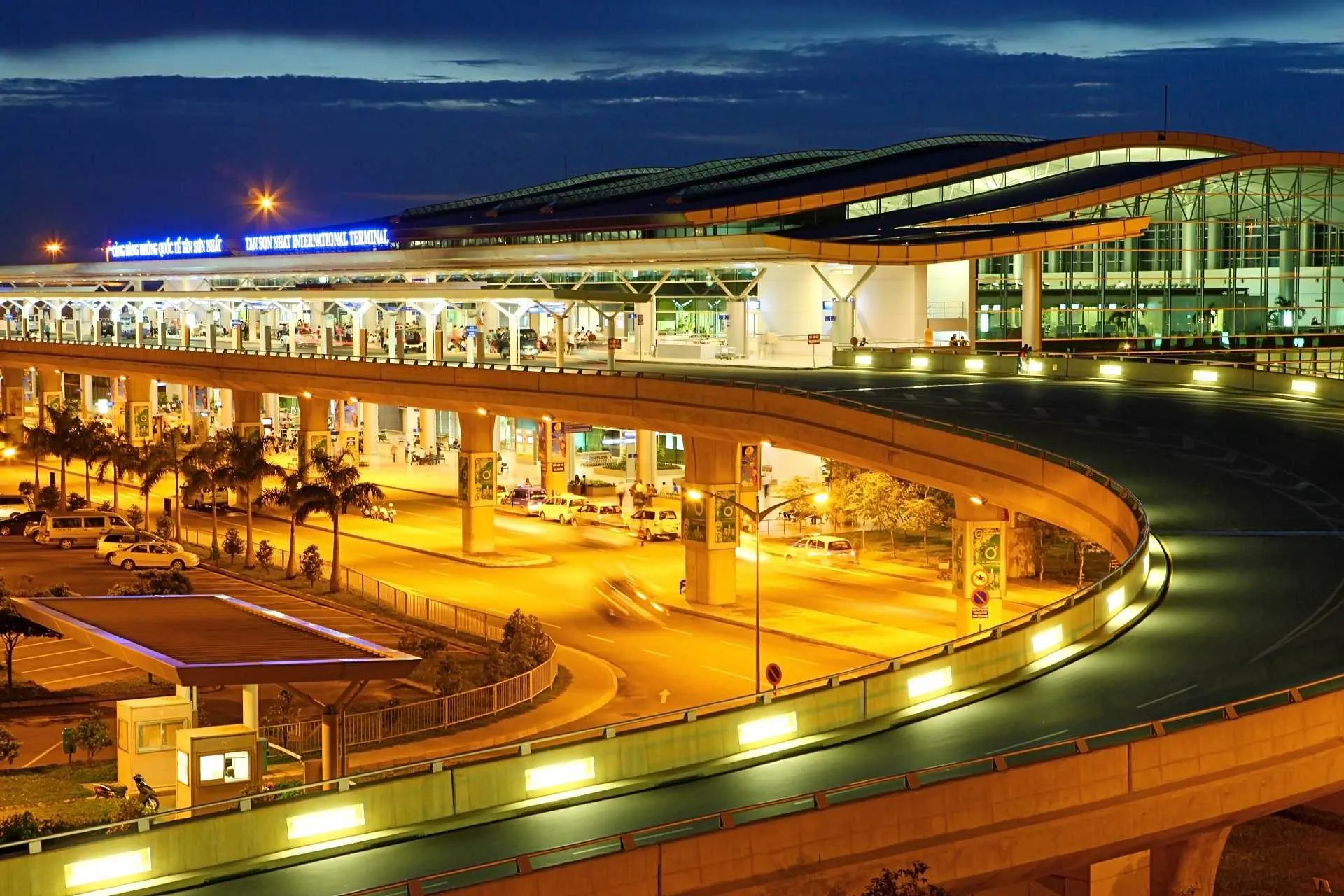 호치민시 공항 - 탄손녓 국제공항(SGN) 우선 픽업 및 드롭 서비스