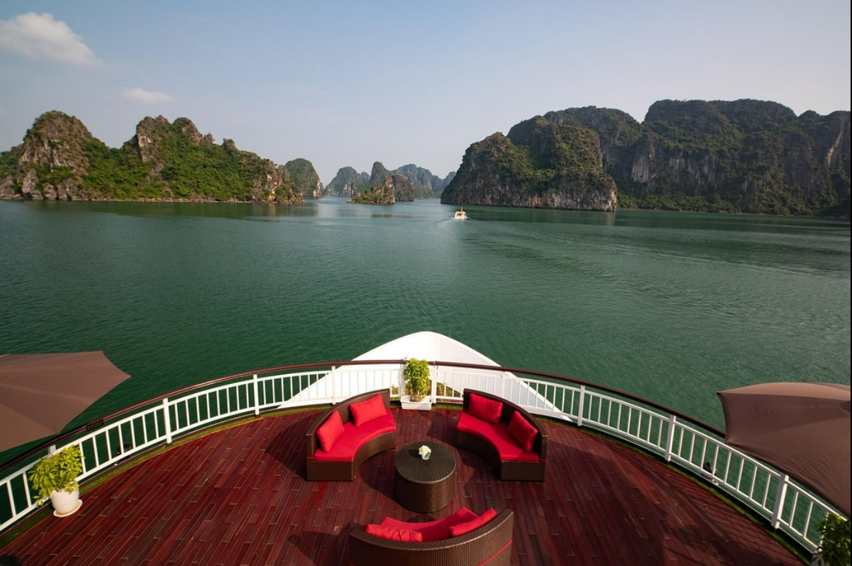 2D1N Luxury Retreat at Ha Long Bay with Dora Cruise 5* I HOT