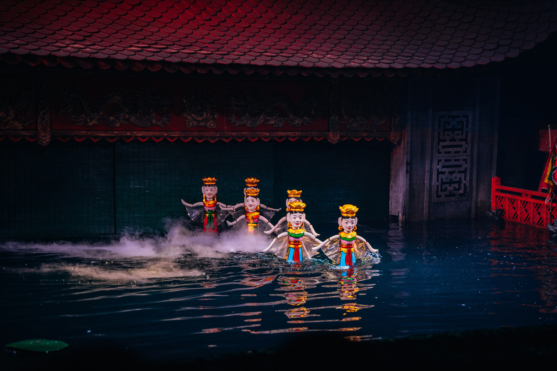 Saigon Night Cultural Tour with Water Puppet Show and Dinner Cruise