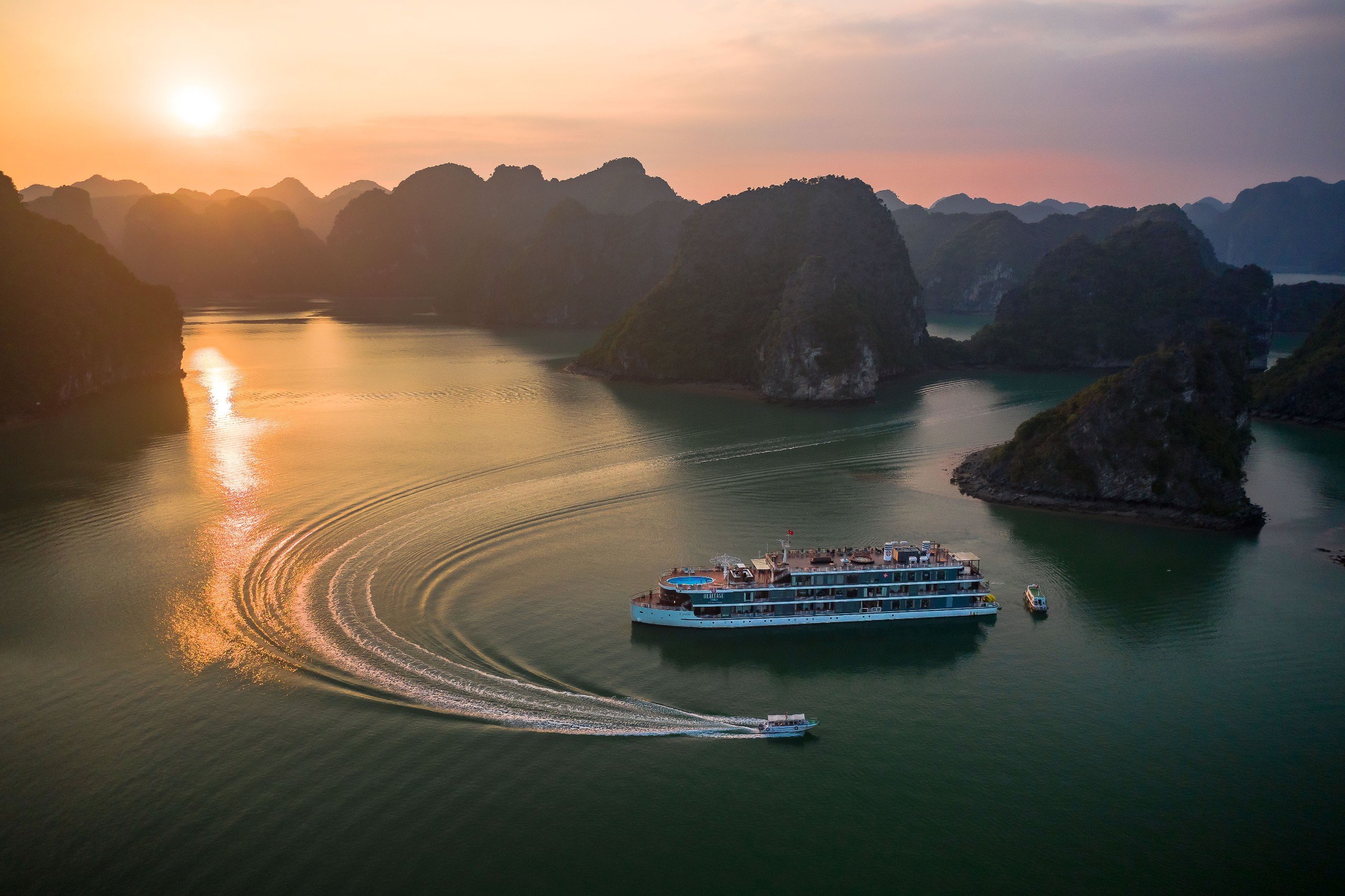 2D1N Tour | Explore Ha Long Bay with 5* Heritage Discover Cruise | Ha Long