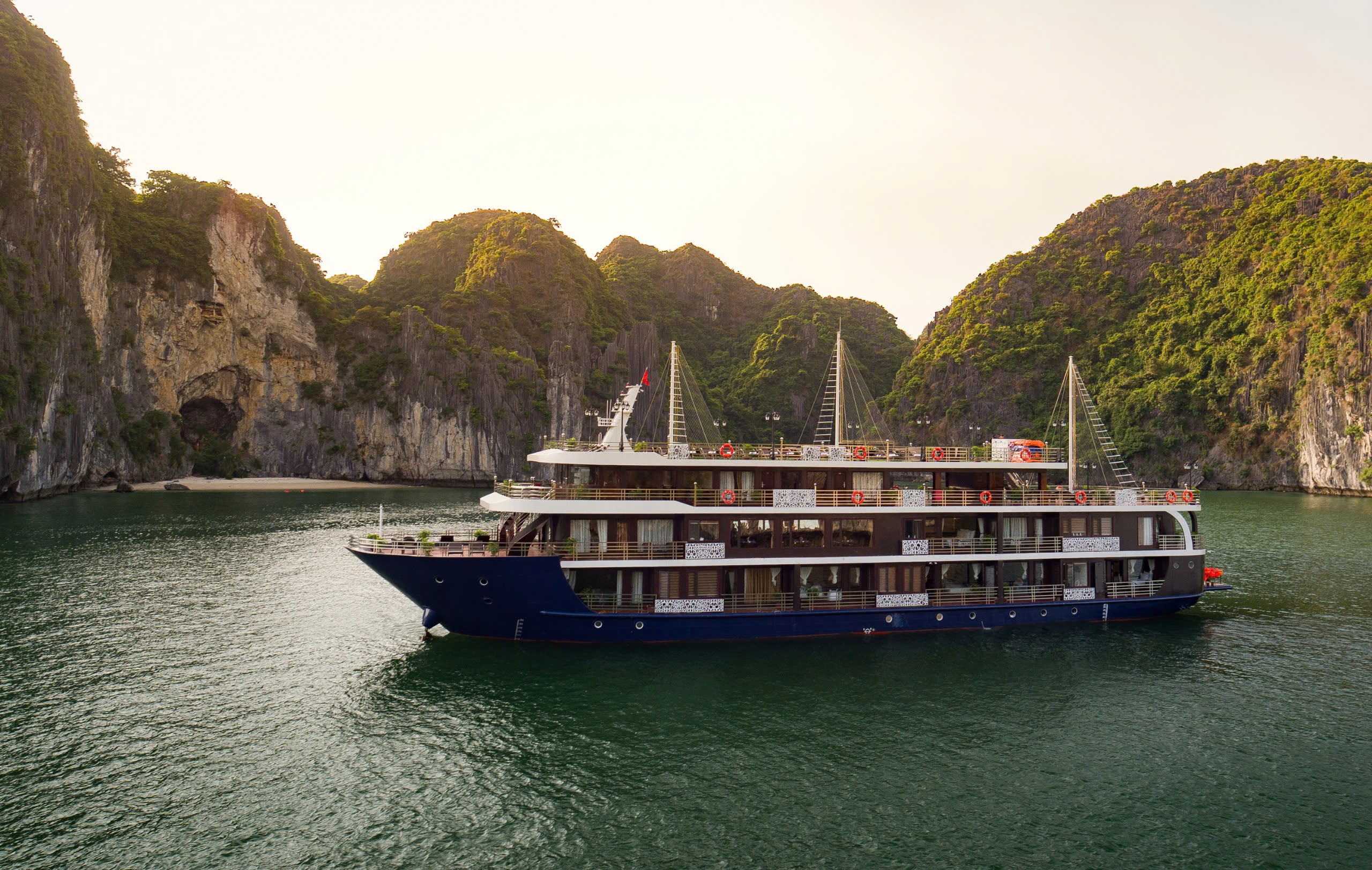 Tour 2N1Đ I Nghỉ dưỡng tại Vịnh Hạ Long cùng Le Pandora Cruise Lan Ha Bay I Hạ Long