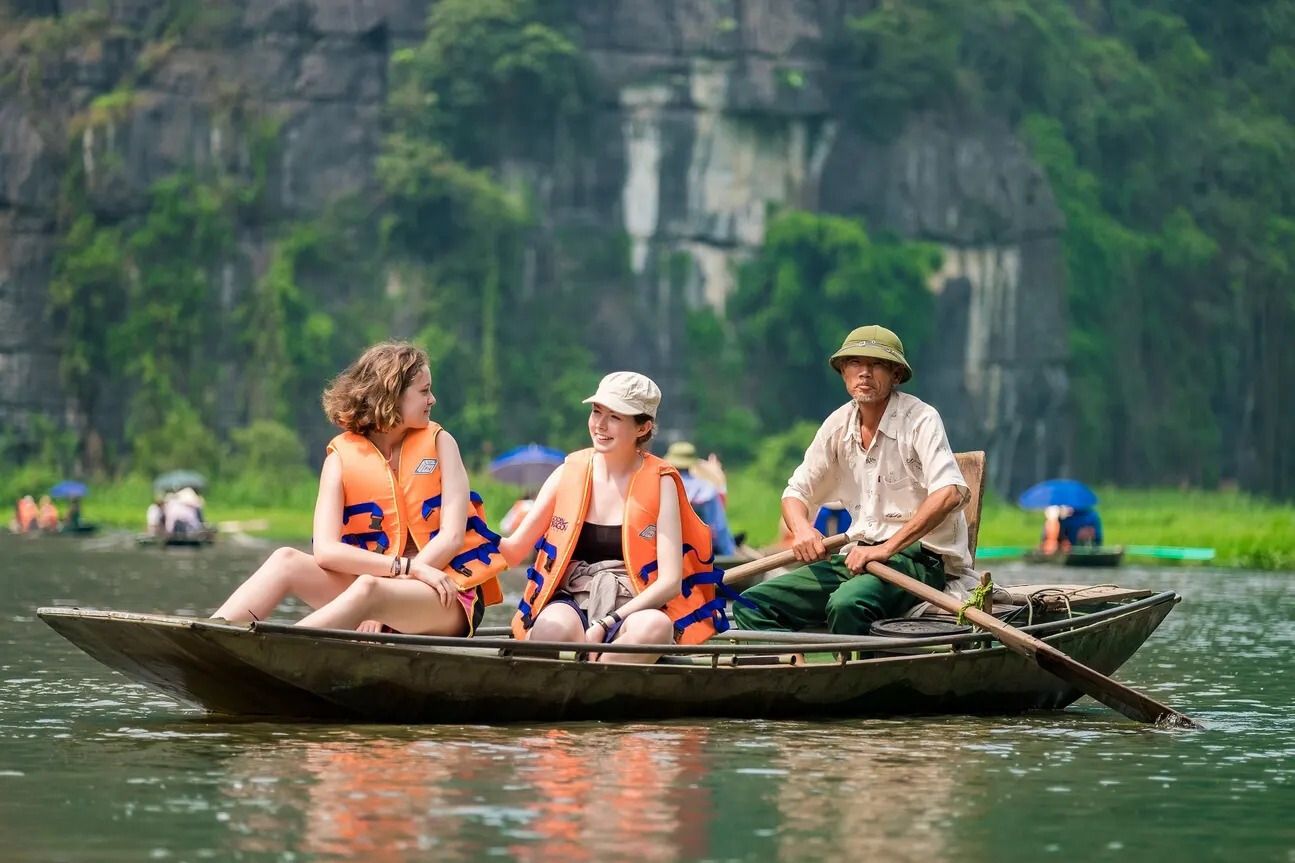 Day Tour | Visit the Ancient Capital of Hoa Lu - Tam Coc/Trang An - Hang Mua | Ninh Binh