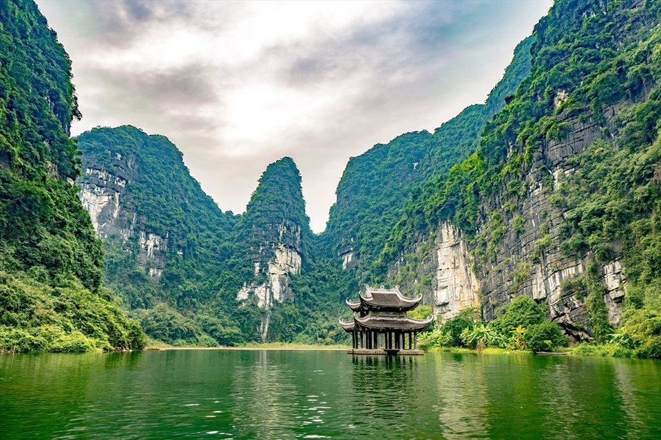 Tour trong ngày I Tour tham quan Bái Đính - Tràng An - Hang Múa I Ninh Bình