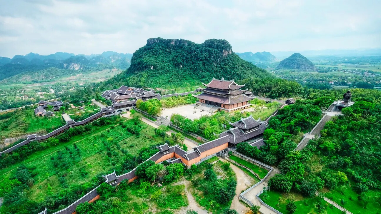 Tour trong ngày I Tour tham quan Bái Đính - Tràng An - Hang Múa I Ninh Bình