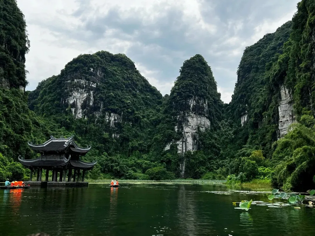 Day Tour | Visit the Ancient Capital of Hoa Lu - Tam Coc/Trang An - Mua Cave | Ninh Binh