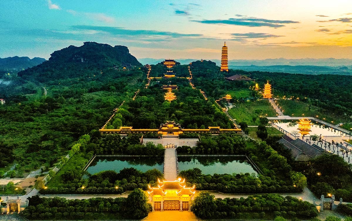 Day Tour | Bai Dinh Pagoda - Trang An Tour | Ninh Binh