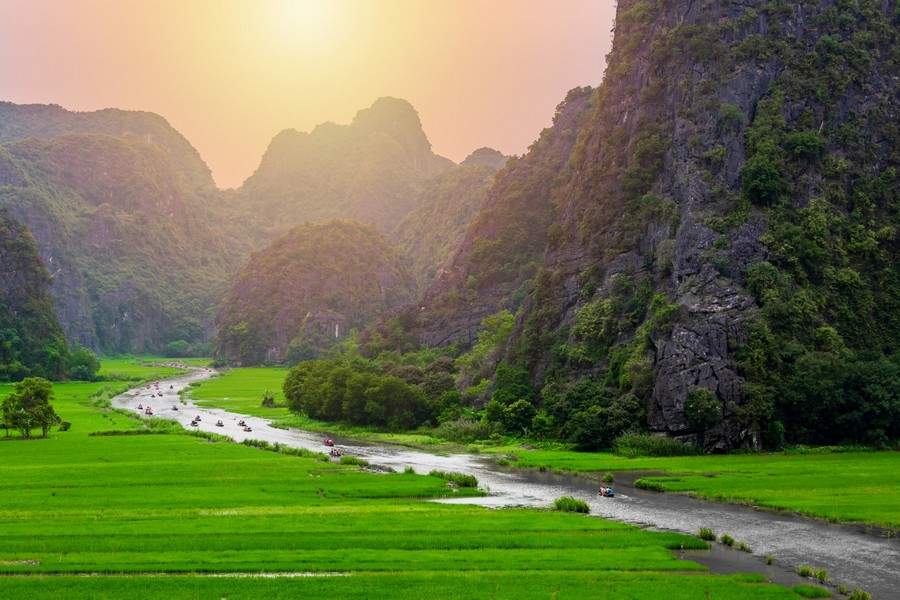 Tour 2N1D I Tham quan Hoa Lư - Tràng An - Hang Múa - Bích Động - Thung Nham và Nghỉ dưỡng tại Trang An Heritage Garden I Ninh Bình