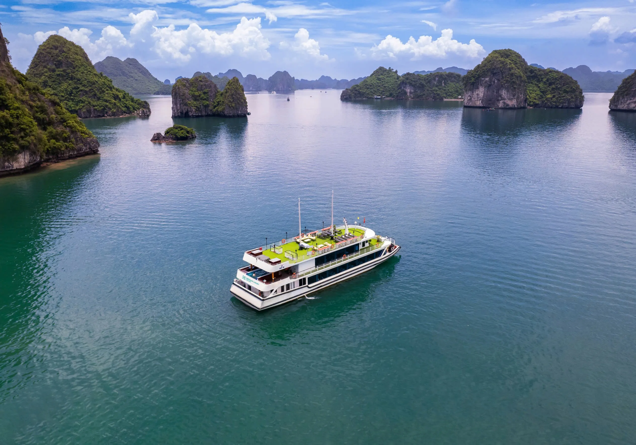 Tour trong ngày I Trải nghiệm khám phá Vịnh Hạ Long cùng Du thuyền Heritage Luxury Cruise I Hạ Long 