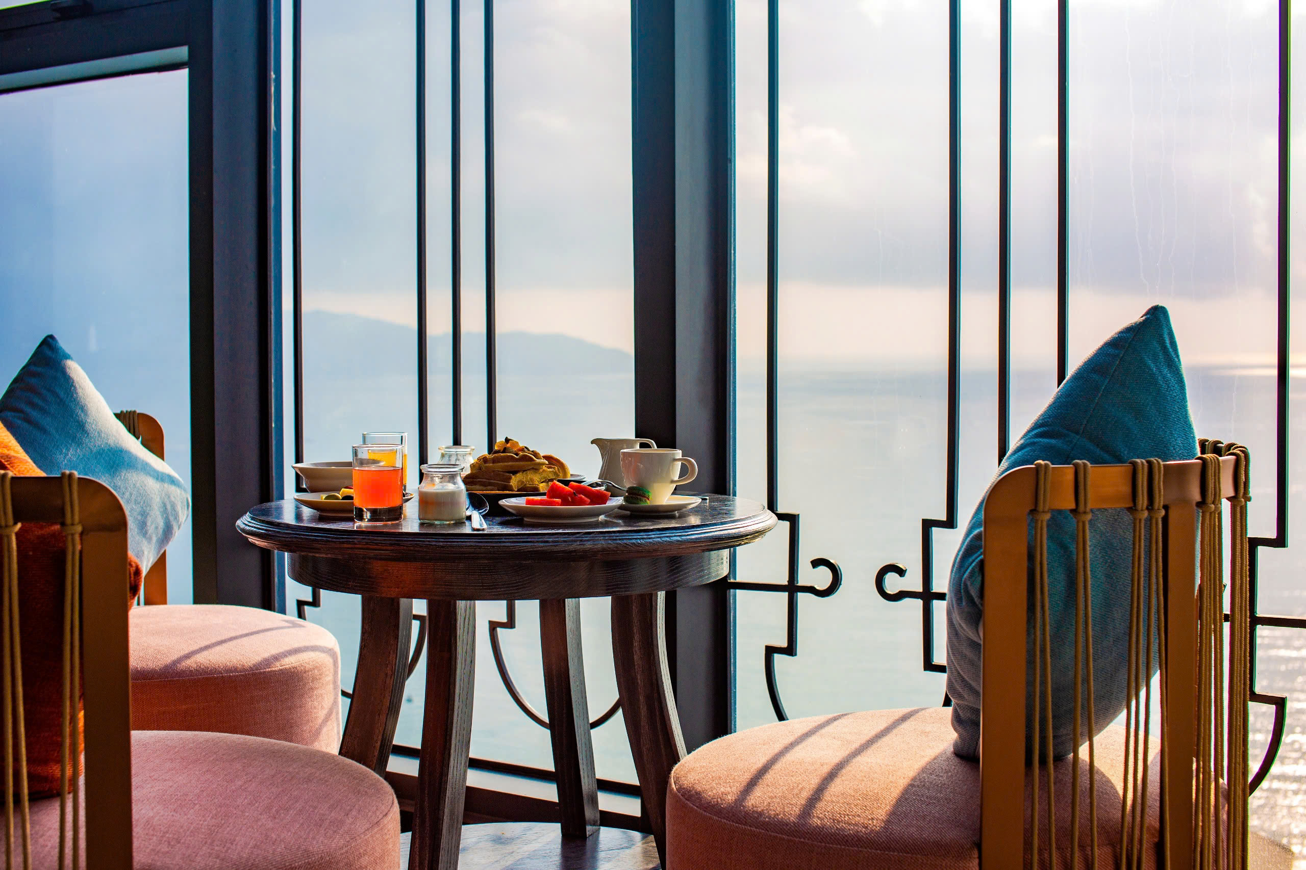 Afternoon Tea Set at Peninsula Hotel I Da Nang