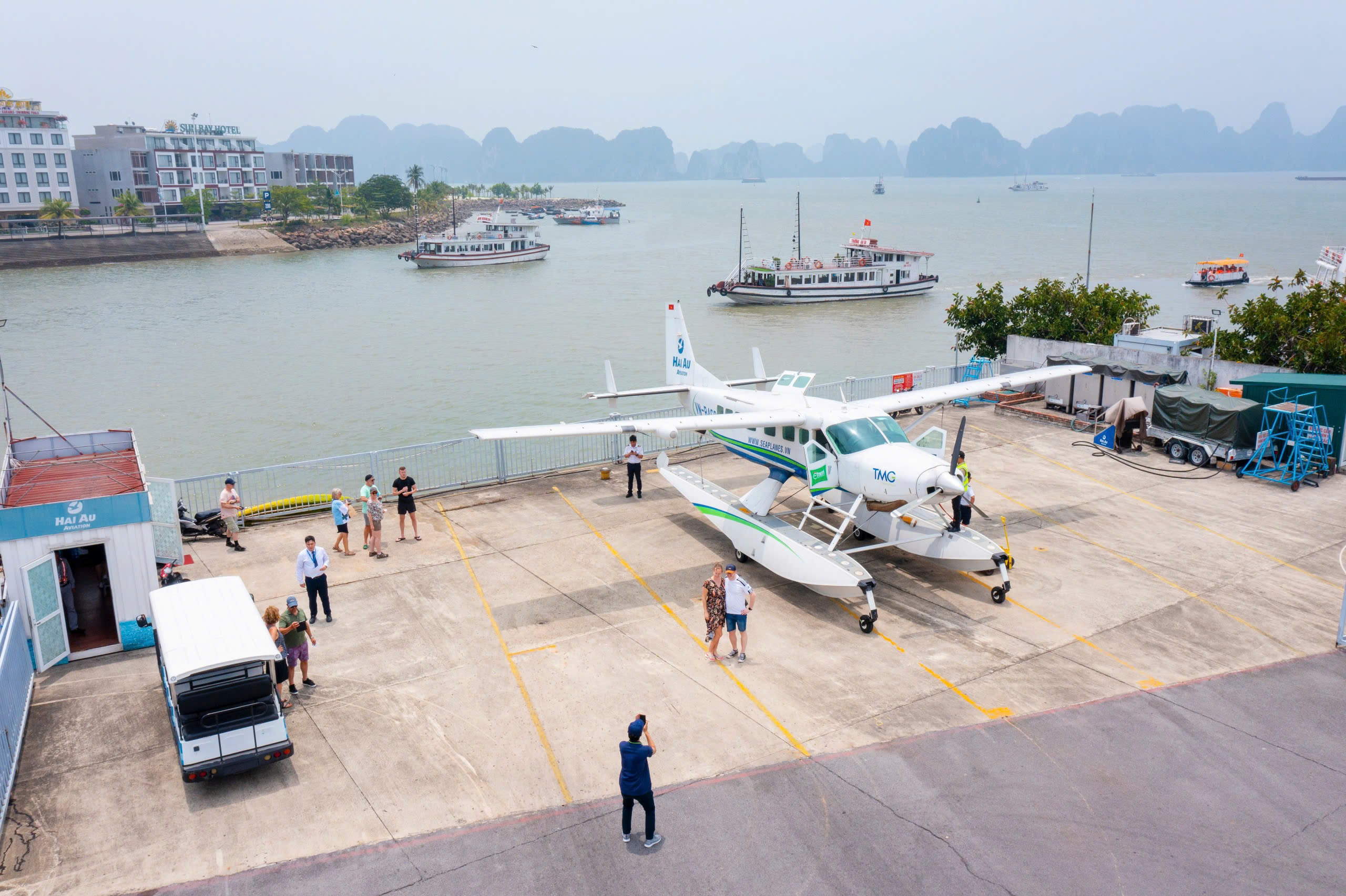 Trải nghiệm bay Thuỷ phi cơ ngắm Vịnh Hạ Long từ trên cao I Hạ Long