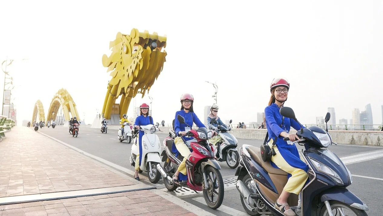 Tour trong ngày I Tour tham quan Thành phố Đà Nẵng bằng xe máy với thiếu nữ áo dài I Đà Nẵng