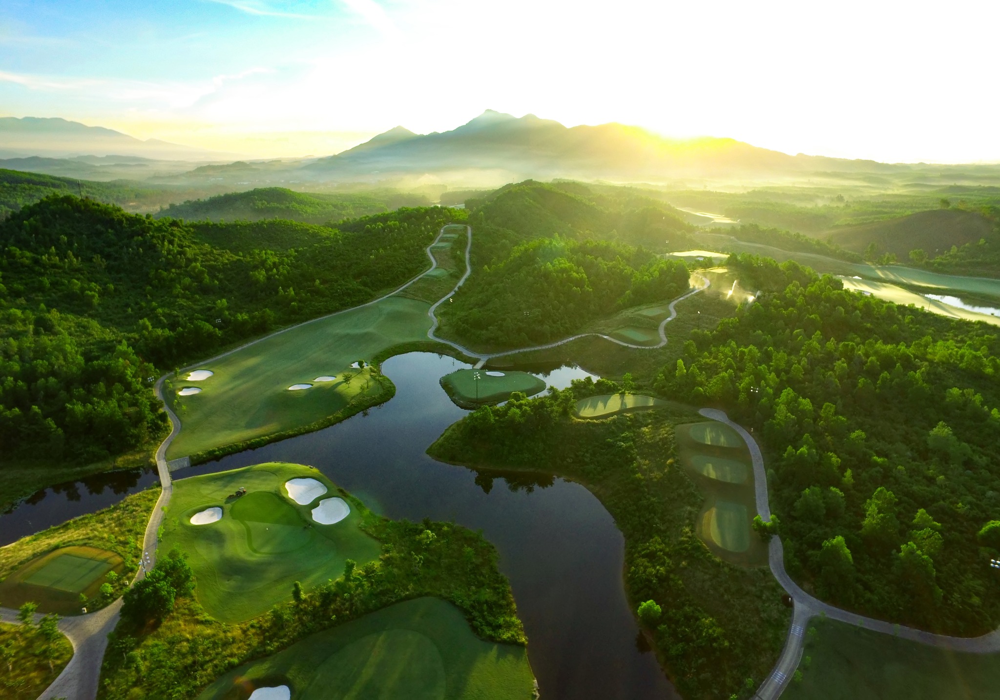 Trải Nghiệm Câu Lạc Bộ Golf Bà Nà Hills I Đà Nẵng