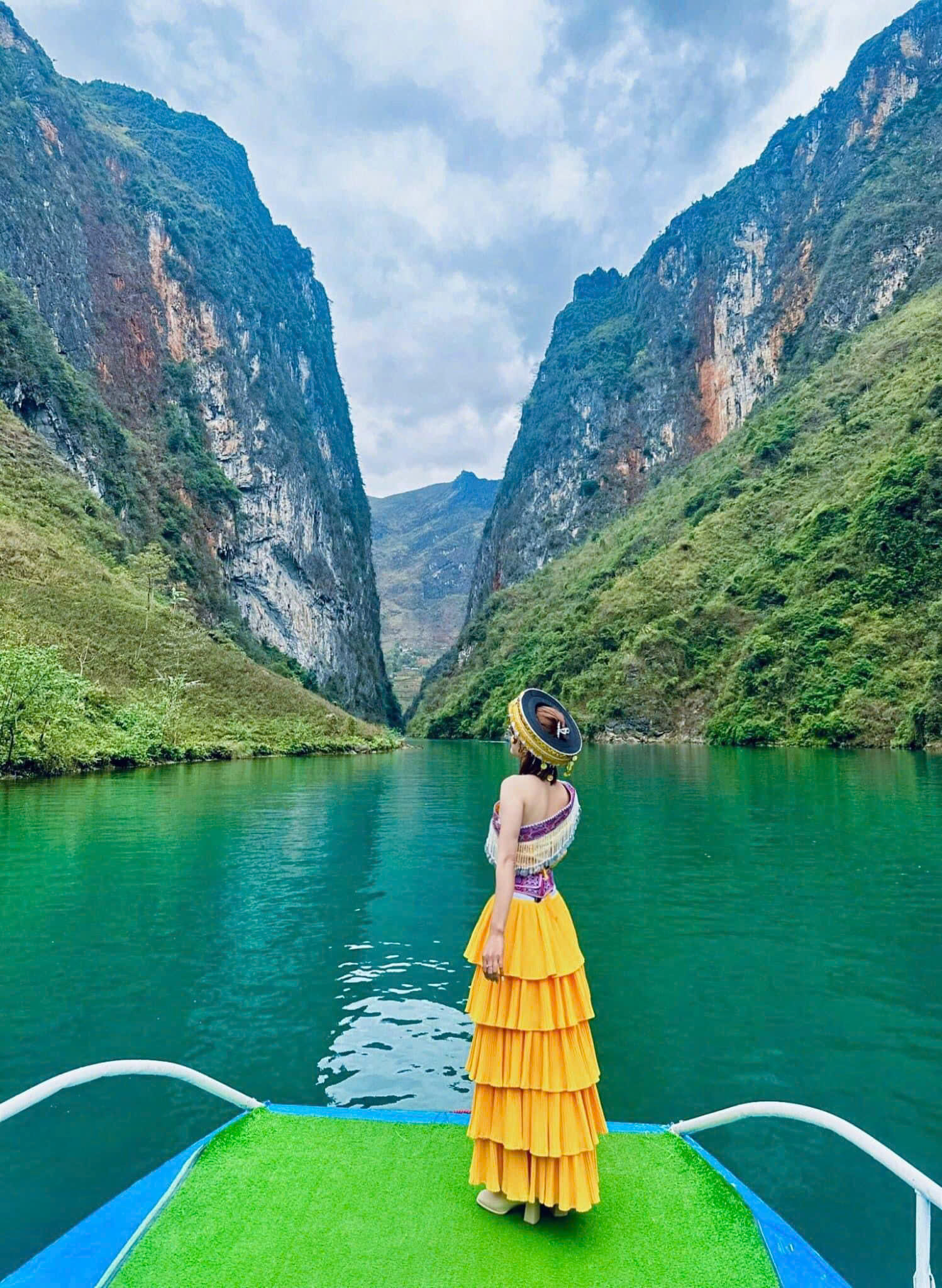 3D2N Tour | Explore Ha Giang by Luxury Limousine Departing from Hanoi | Ha Giang