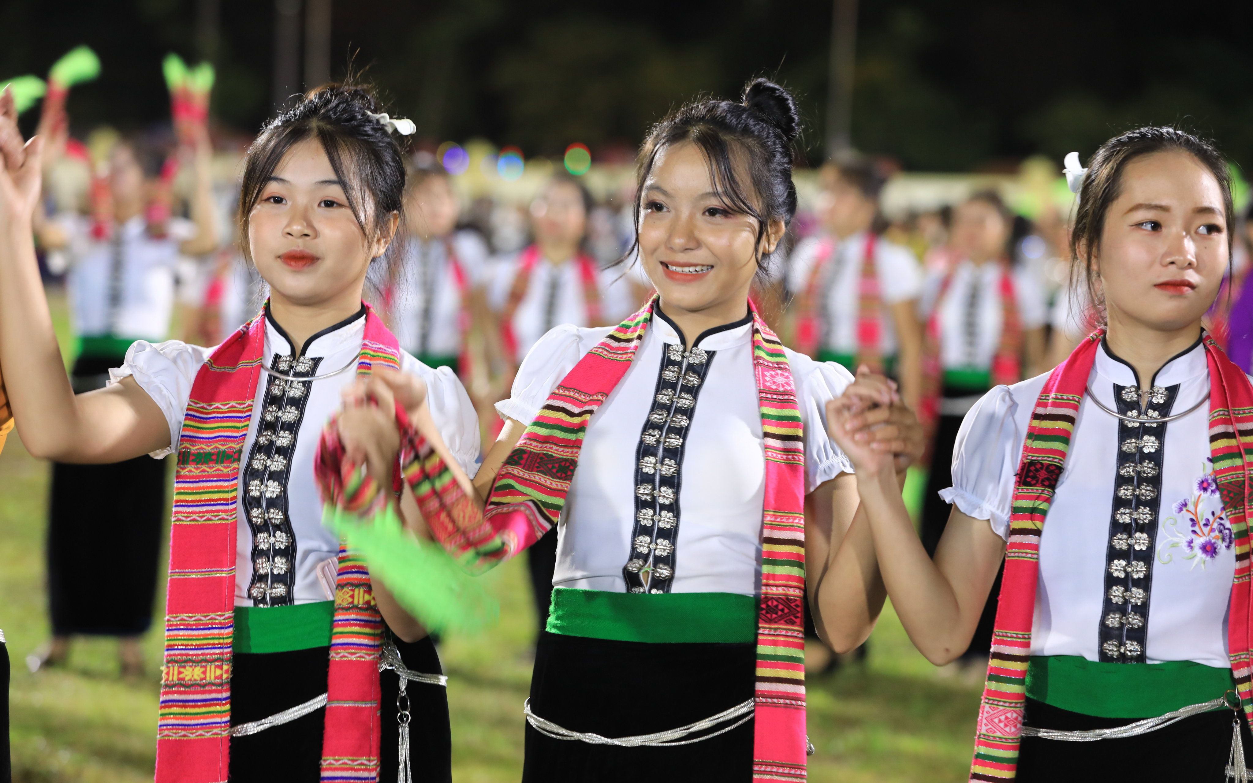 Tour 2N1Đ I Khám phá Thung lũng Mai Châu và trải nghiệm văn hoá người dân tộc Thái khởi hành từ Hà Nội