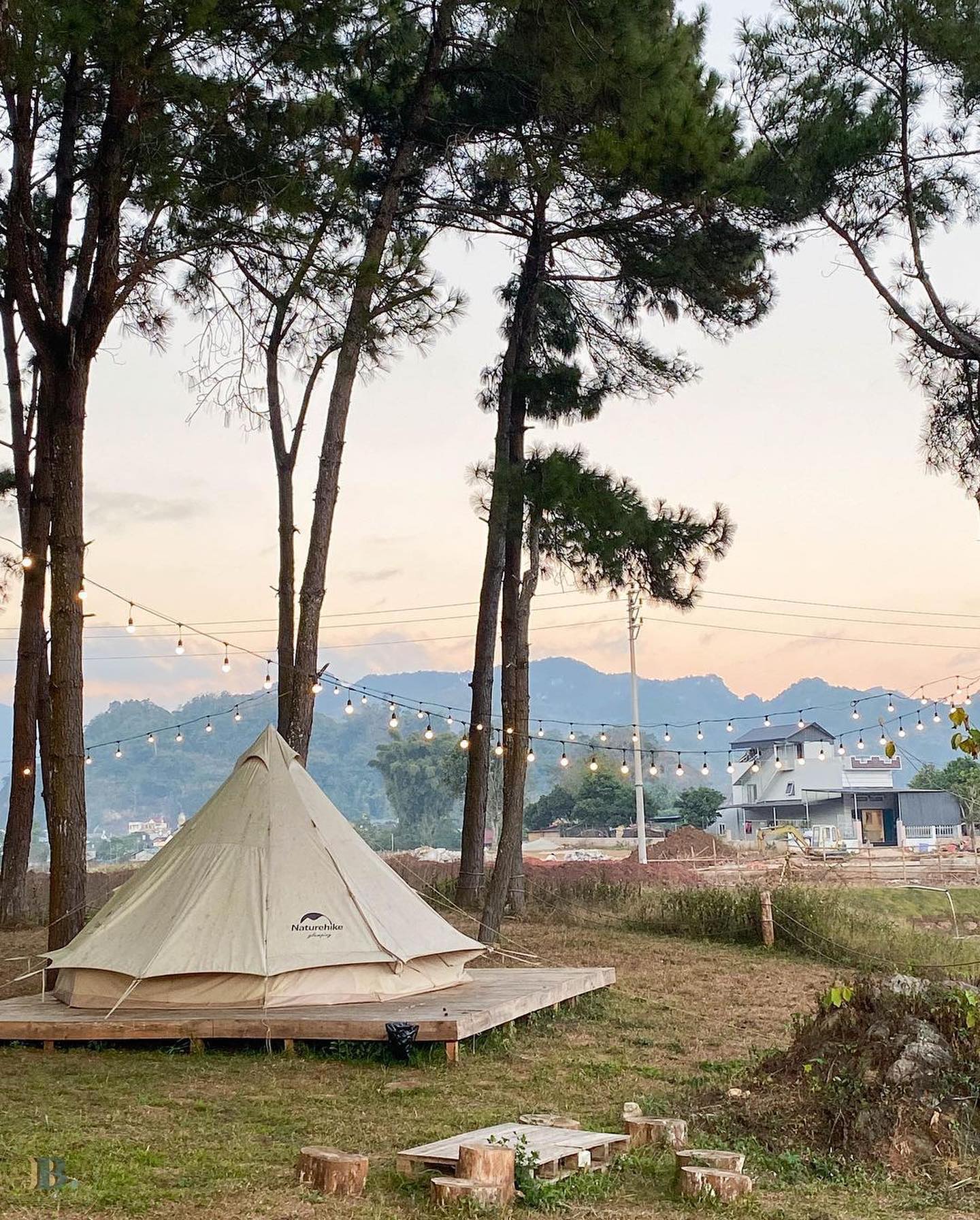 两天一夜的旅行，探索麦昭山谷和木州高原，每周六从河内出发。