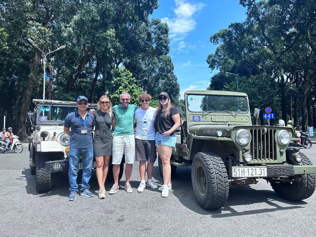 Tour trong ngày I Tour riêng khám phá Sai Gon trong ngày bằng xe Jeep Quân đội I Thành phố Hồ Chí Minh