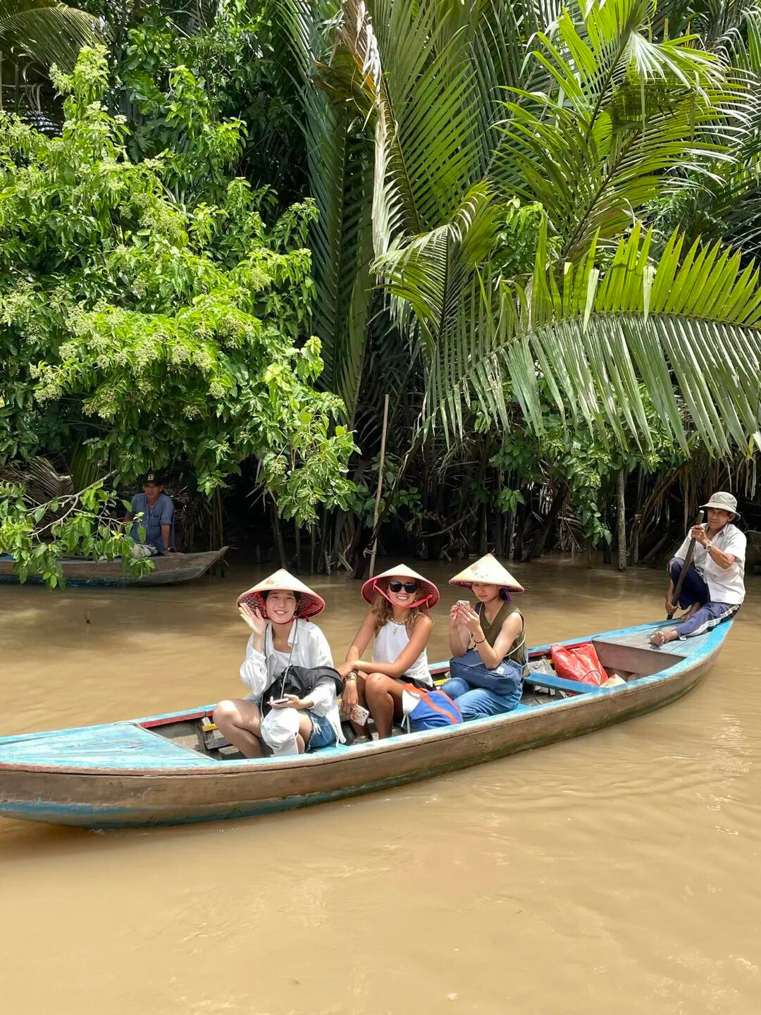 Tour trong ngày I Khám phá Địa đạo Củ Chi và Sông Mekong Bến Tre trong ngày I Khởi hành từ Thành phố Hồ Chí Minh