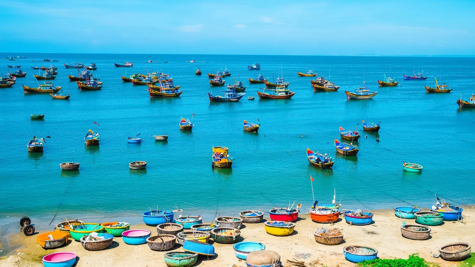 Day Tour | Private Tour to Explore Bau Trang - Sand Dunes - Fishing Village - Fairy Stream by Jeep | Phan Thiet