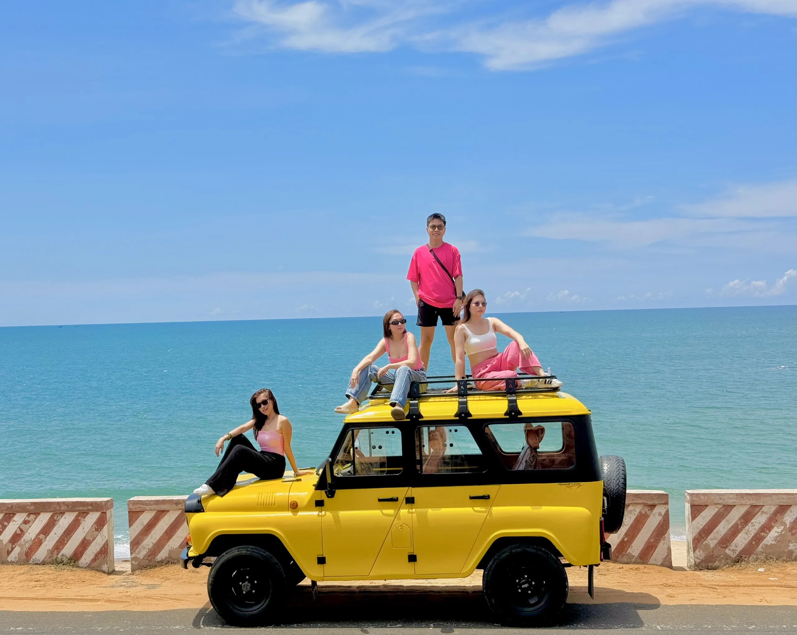 Tour trong ngày I Tour riêng Khám phá Cung đường Bàu Trắng - Đồi Cát - Cung đường biển - Làng Chài - Suối Tiên bằng Xe Jeep I Phan Thiết