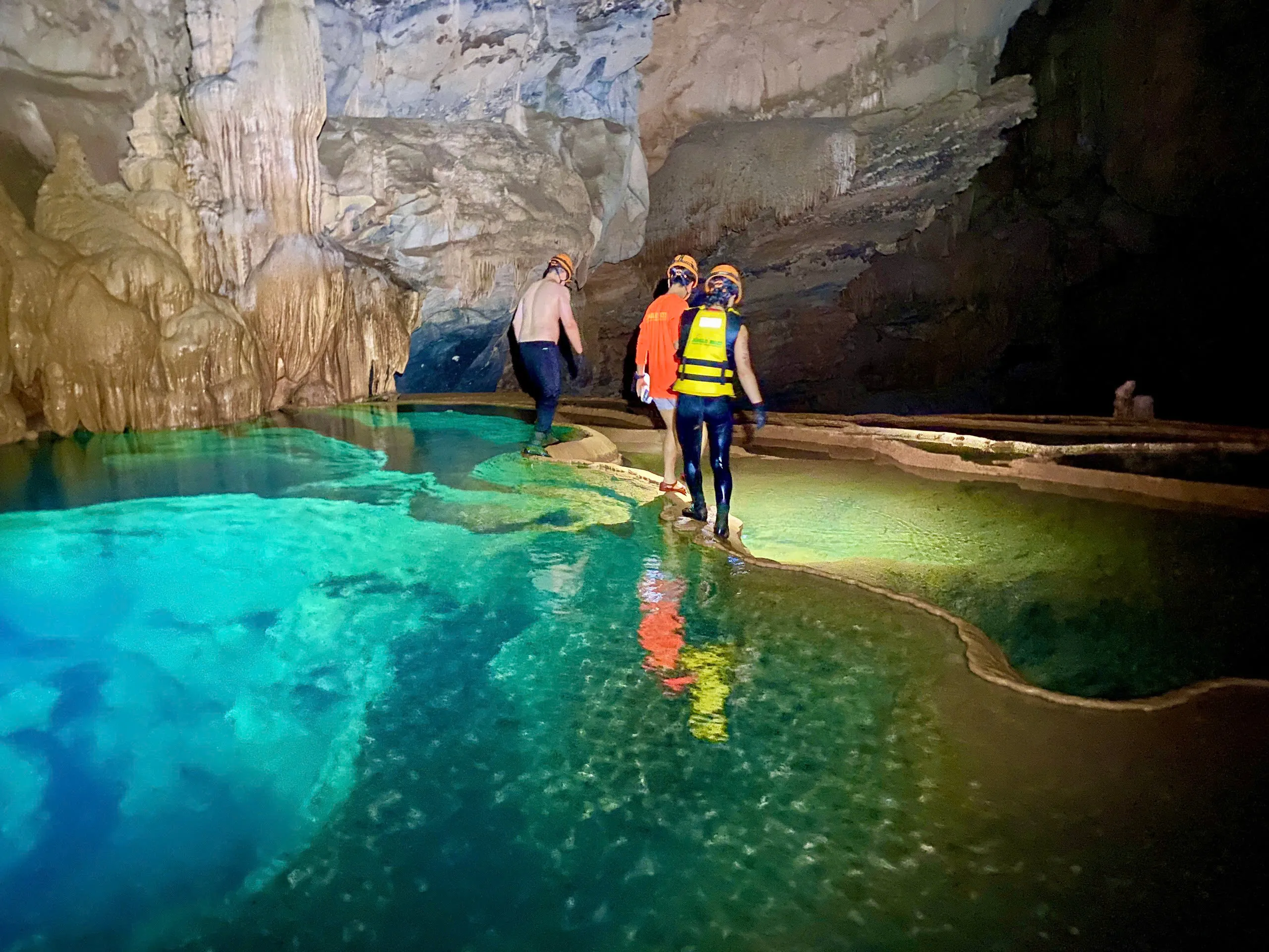 Tour 3N2Đ I Trải nghiệm khám phá hệ thống Hang Hung Thoòng tại rừng nguyên sinh Phong Nha - Kẻ Bàng I Quảng Bình