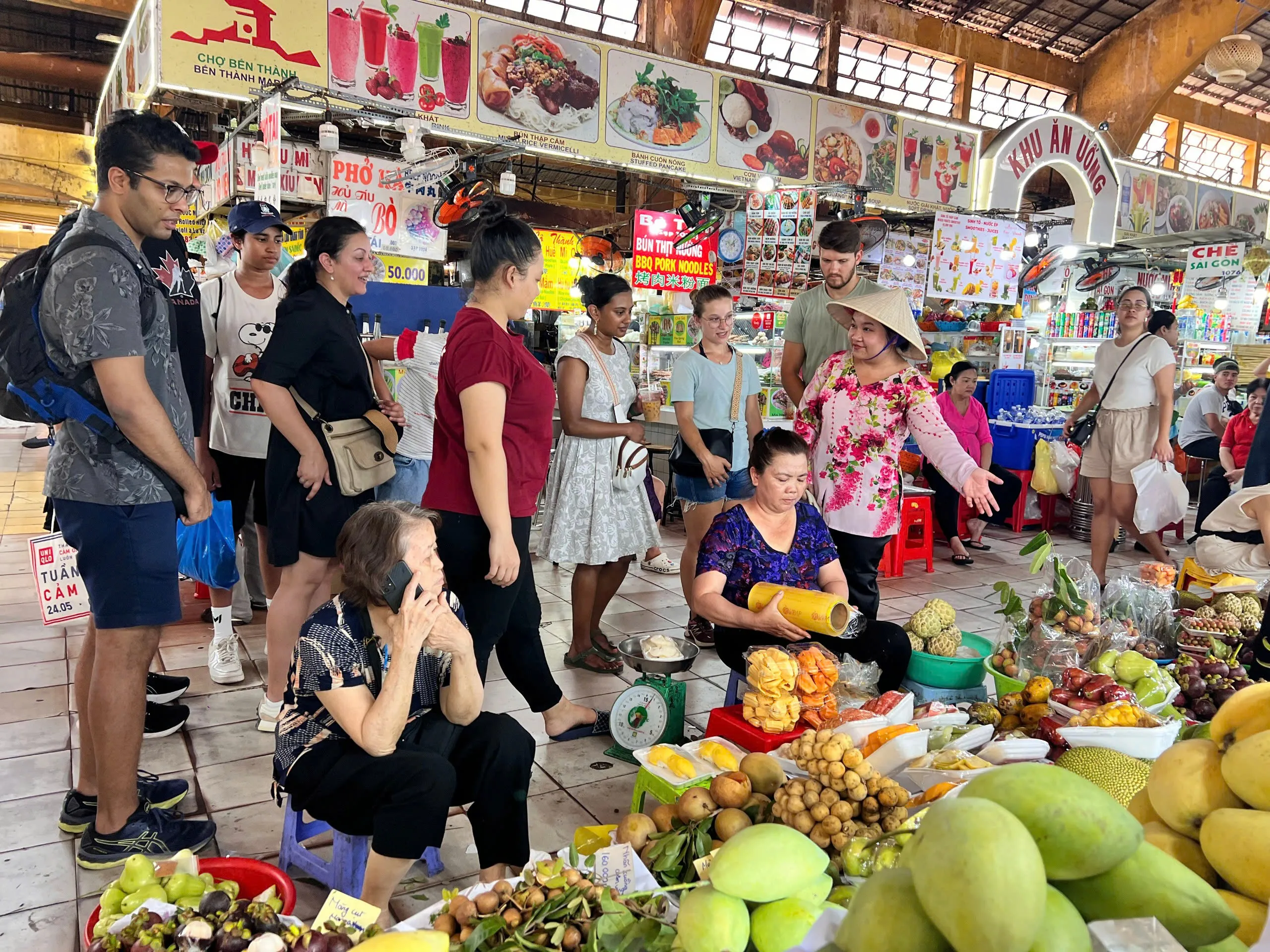 体验 Provincial Table 烹饪课程和市场之旅｜胡志明市