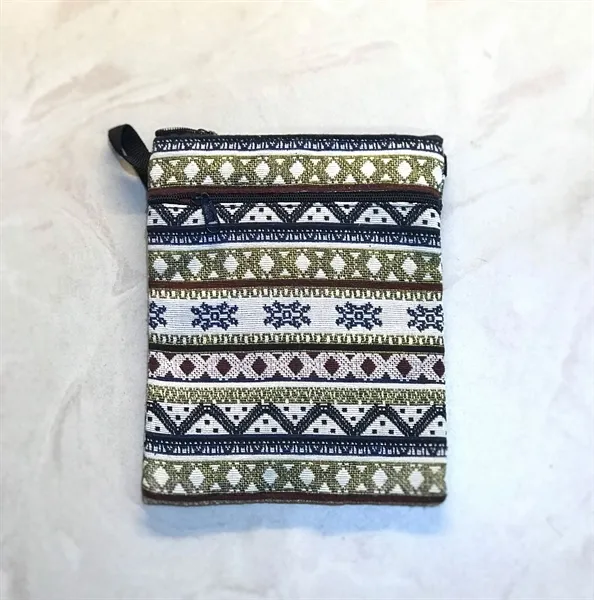 Eco-friendly handmade phone pouch: Made from natural materials