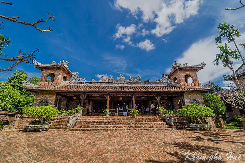 Tour trong ngày I Hành Trình Khám Phá Vẻ Đẹp Huế Trong Mưa I Huế