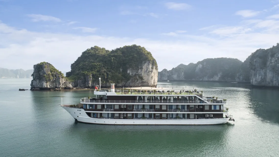 2D1N Tour | Relaxing Getaway in Halong Bay and Lan Ha Bay with the La Casta Regal 5-Star Cruise | Ha Long