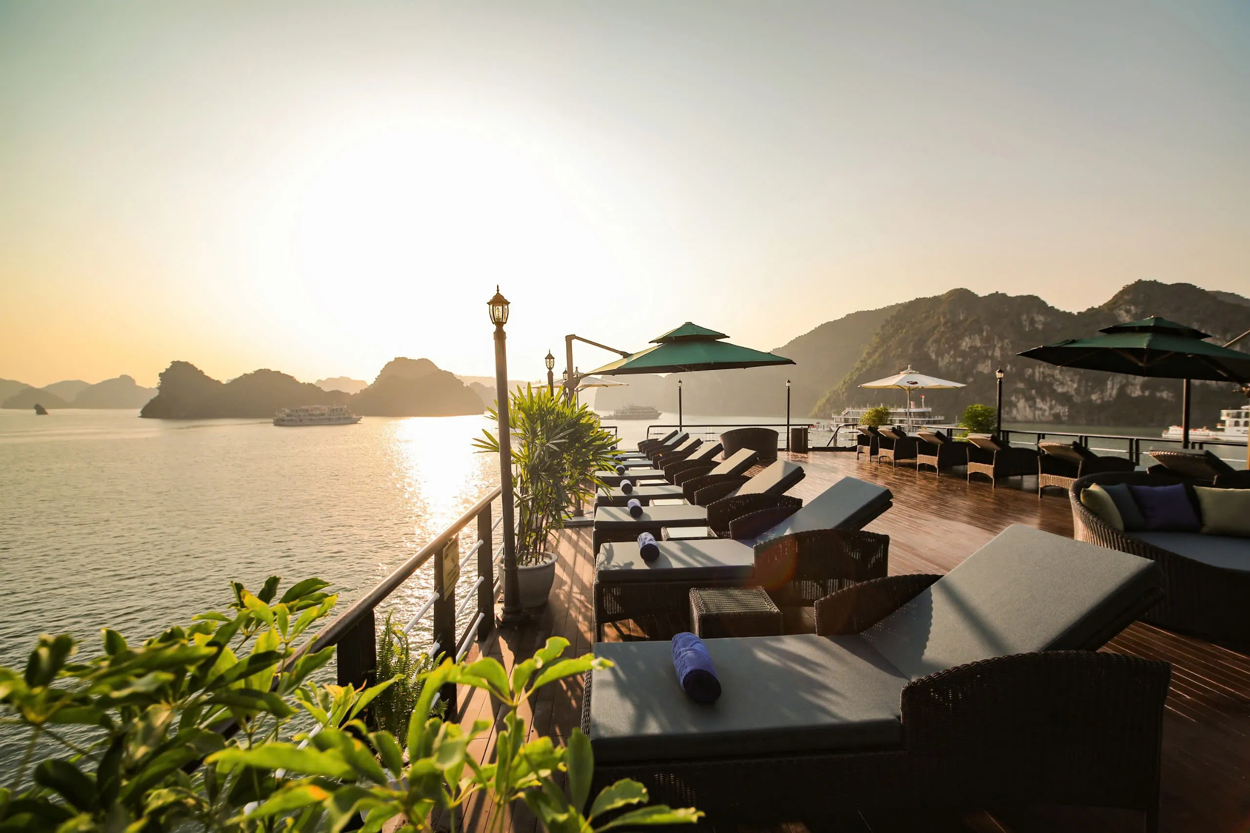 2D1N Tour | Relaxing in Ha Long and Lan Ha Bay with Rosy 5-Star Cruise | Ha Long