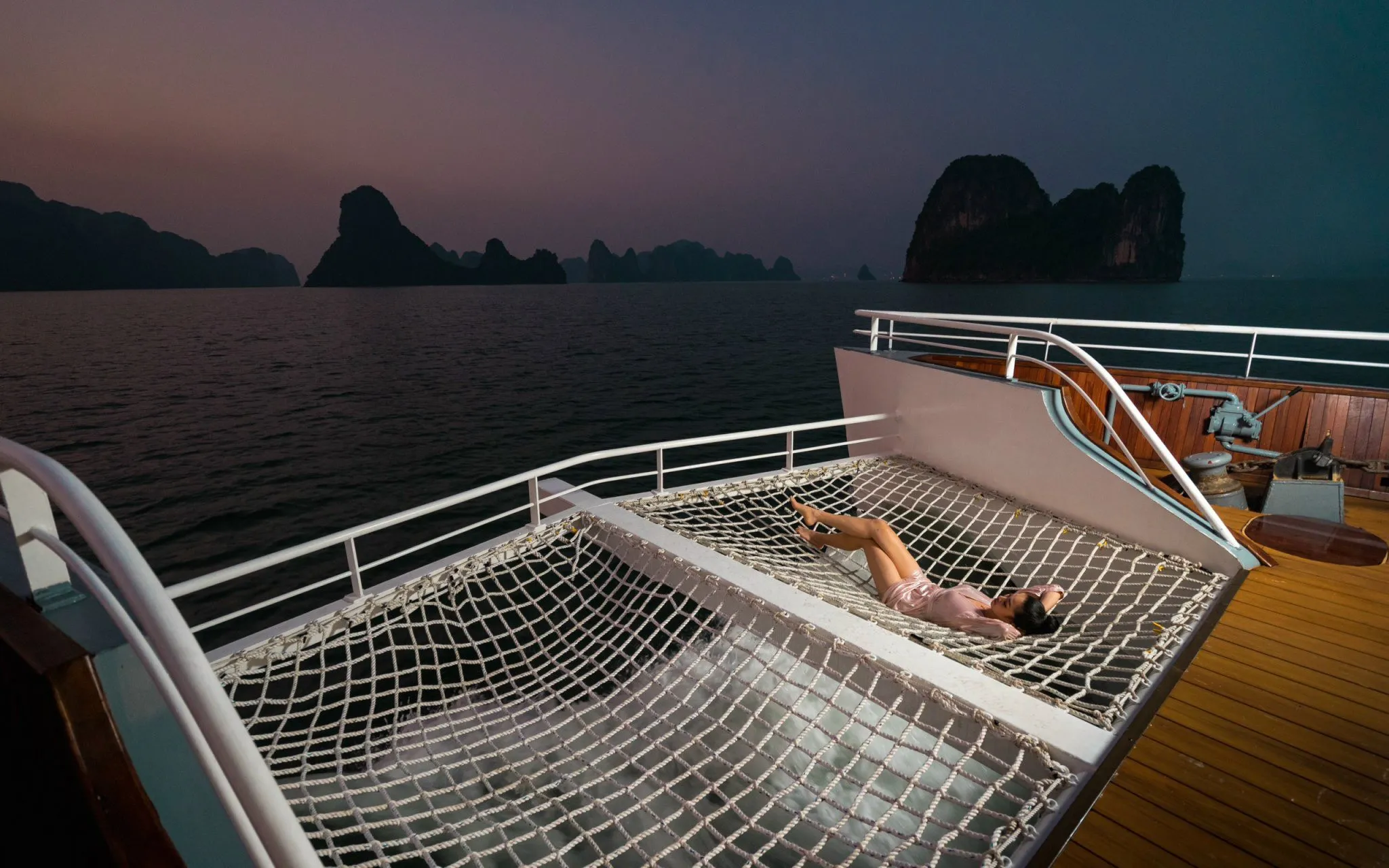  Day Tour I Discover Halong Bay and Lan Ha Bay with Catamaran Cruise with Round Trip Transfer Option I Ha Long