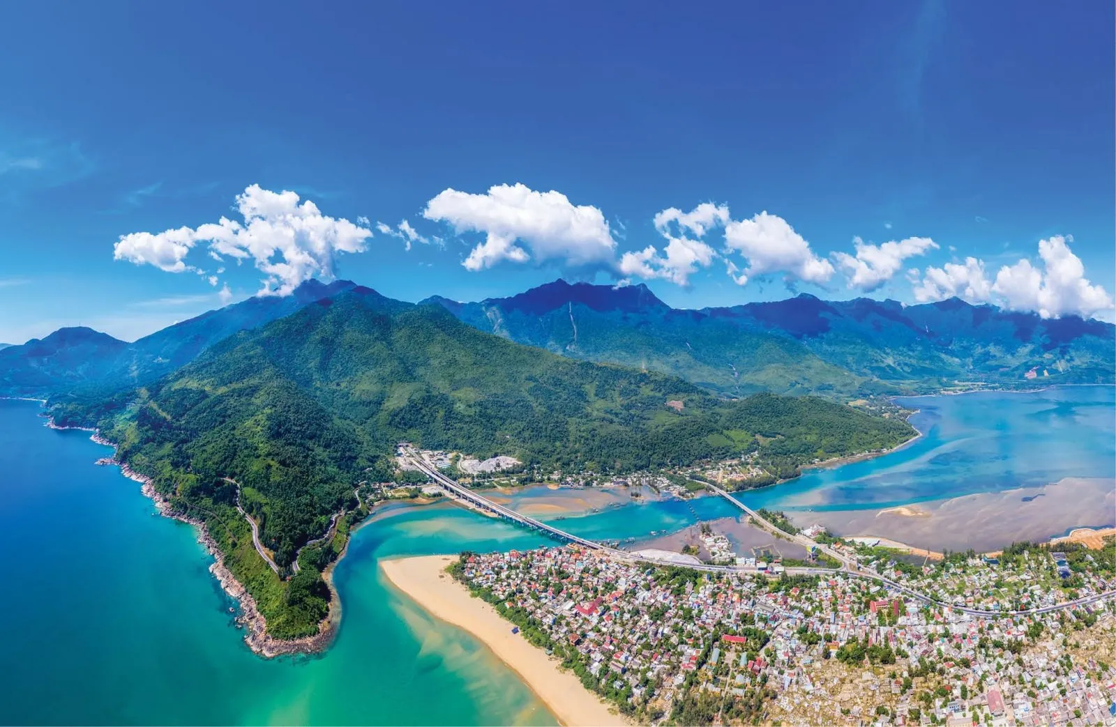 Day Tour | An Bang Cemetery (Ghost City), Lang Co Beach, Hai Van Pass, Marble Mountains by Bus from Hue to Hoi An